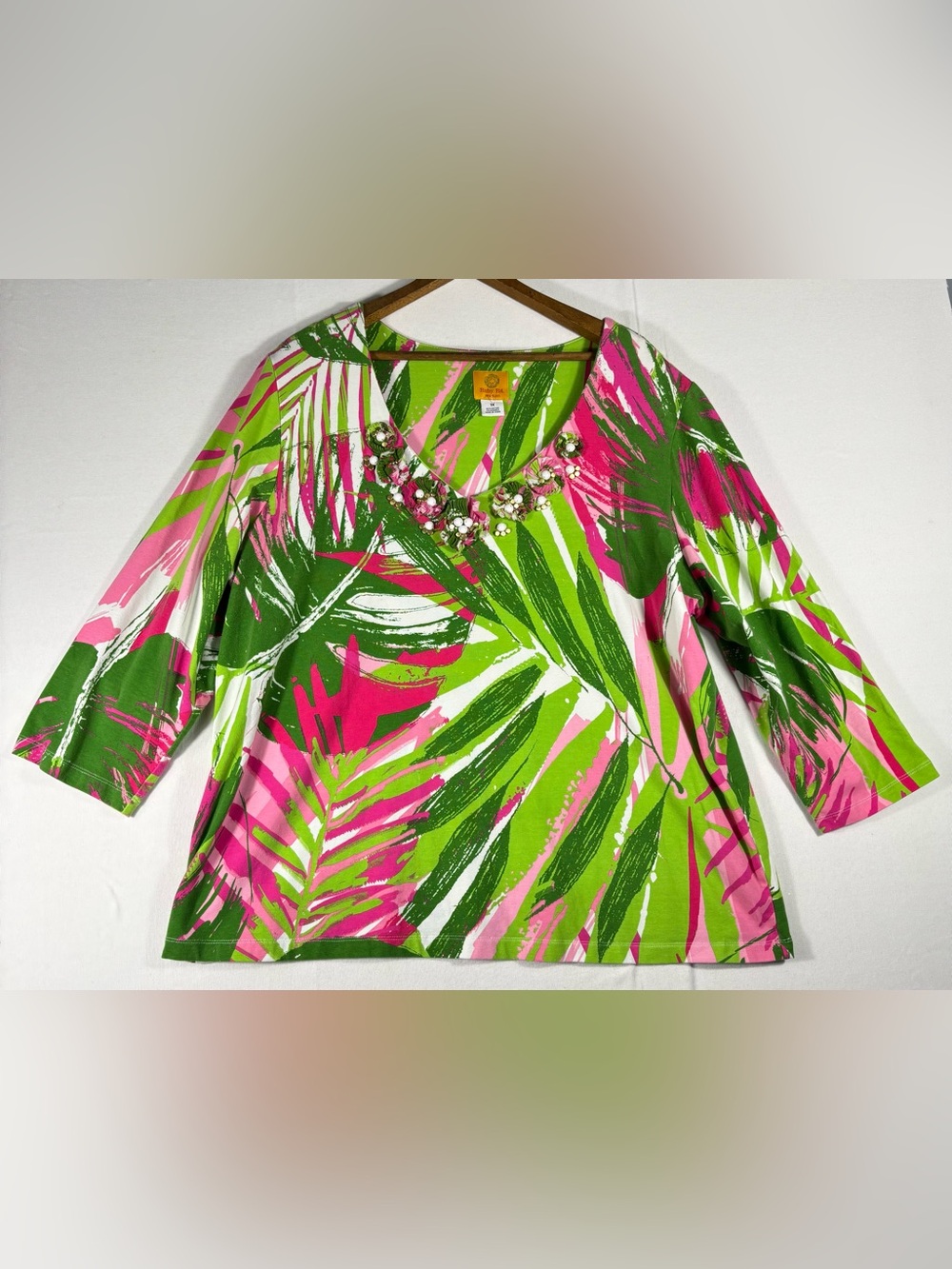 Ruby Rd. Women’s 1X Graphic Palm Leaf Print Jewel-Neck Tunic in Pink & Green